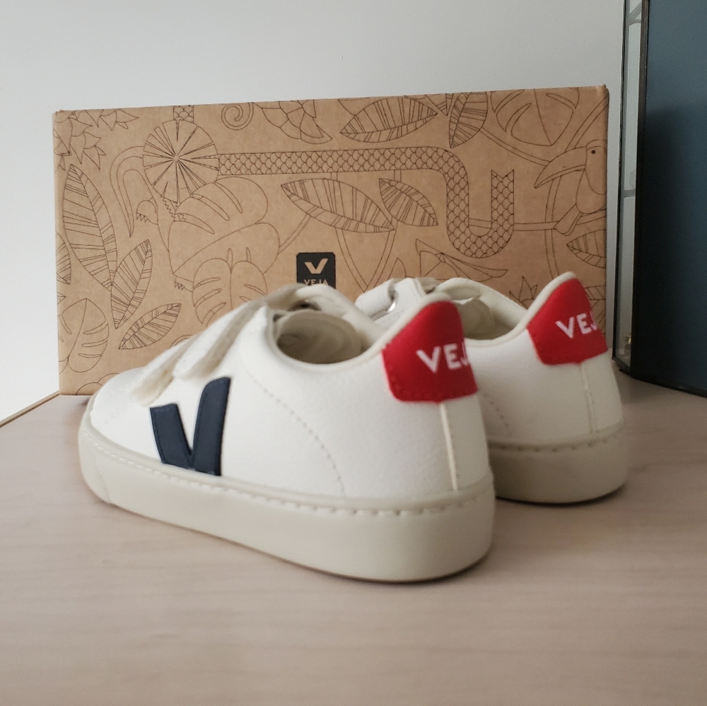 Kids VEJA size 28